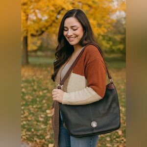 Dooney Bourke Black Pebbled Leather Medium Shoulder Crossbody Bag Brown Trim‎